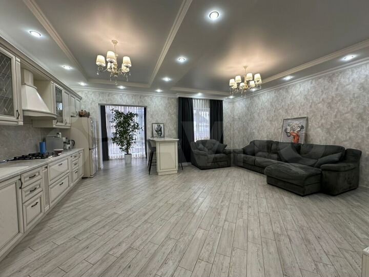 3-к. квартира, 120 м², 2/5 эт.