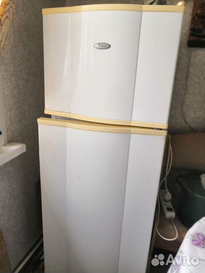 Холодильник 160 см, чистый, тихий