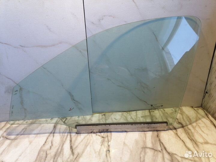 Стекло двери переднее левое Opel 1999