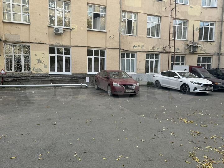 Машиноместо, 10 м²