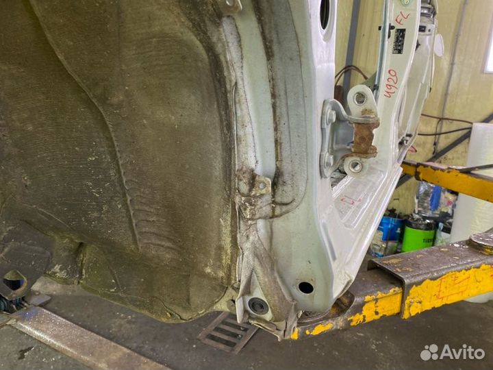 Порог кузова передний левый Toyota Sienta