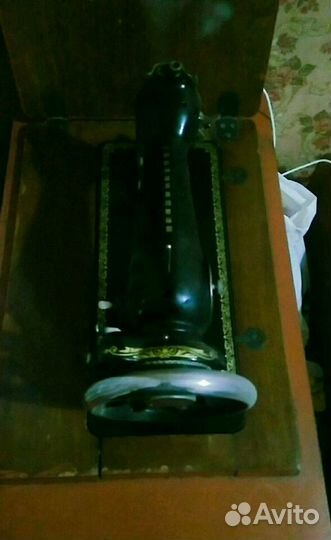 Ножная швейная машинка