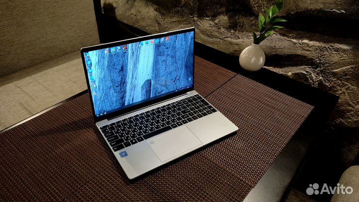 Ноутбук в пленках (16гб+SSD M2) IPS 15.6