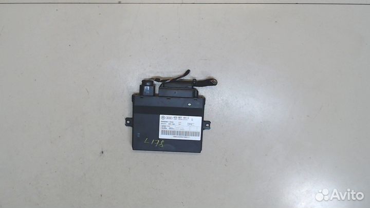Блок управления бесключевого доступа Audi A8 (D3)