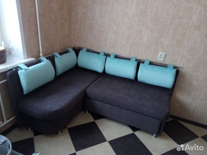 Перетяжка и ремонт мягкой мебели на Дому