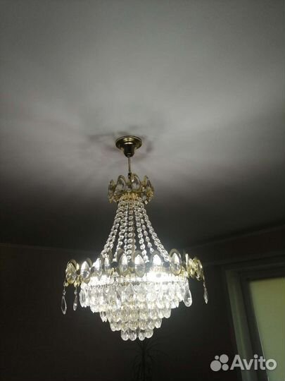 Хрустальная люстра