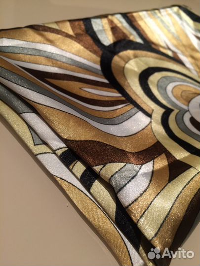 Отрез ткани шелк