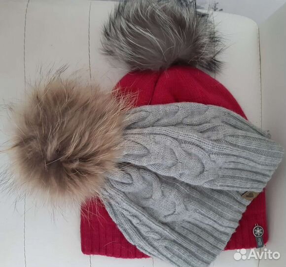 Шапка с помпоном из натурального меха