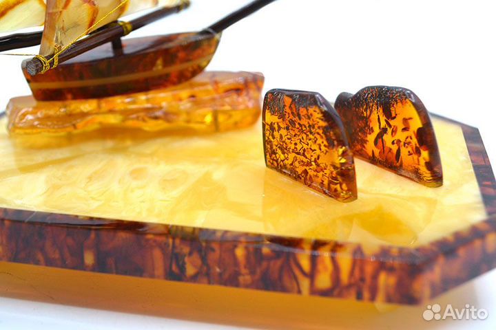 Письменный прибор из янтаря 