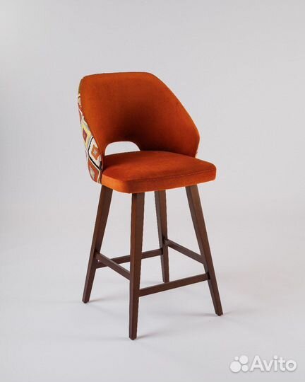 Стул барный деревянный