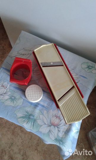 Банки разные. Круг для стерилиз.банок. Крышки капр