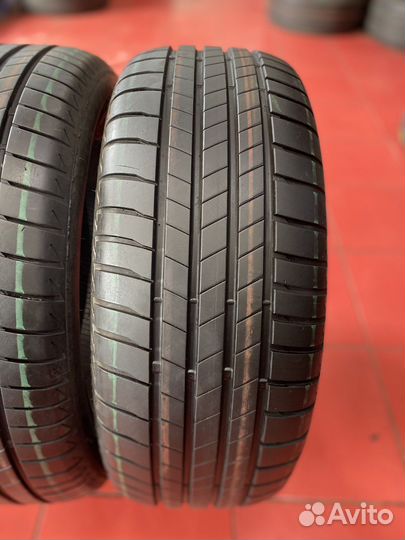 Bridgestone Turanza T005 215/55 R17