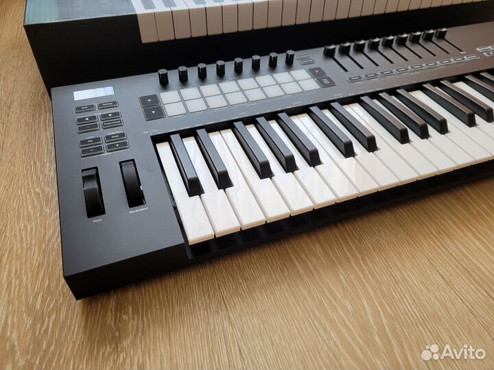 Midi-клавиатура Novation Launchkey 49 MK3