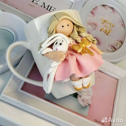 Кружка с декором из полимерной глины