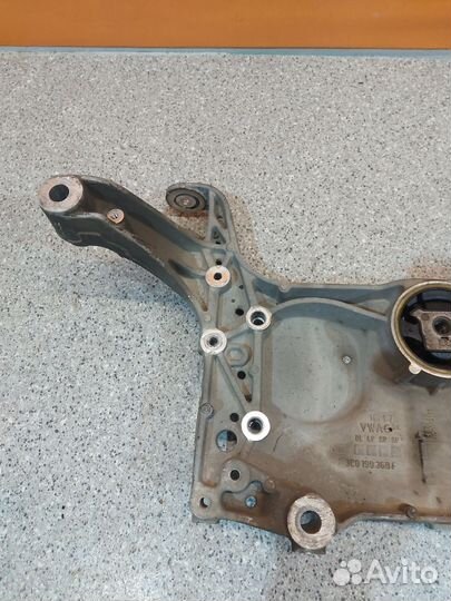 Подрамник передний Фольксваген Пассат CC