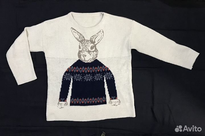 Пуловер женский с кроликом