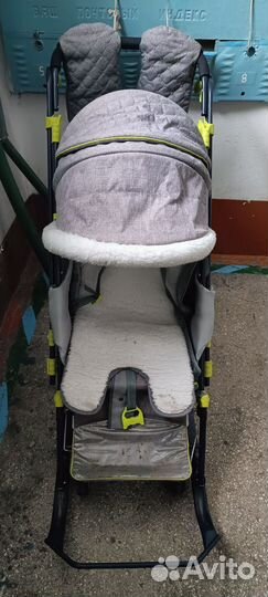 Детские санки с выдвижными колесами