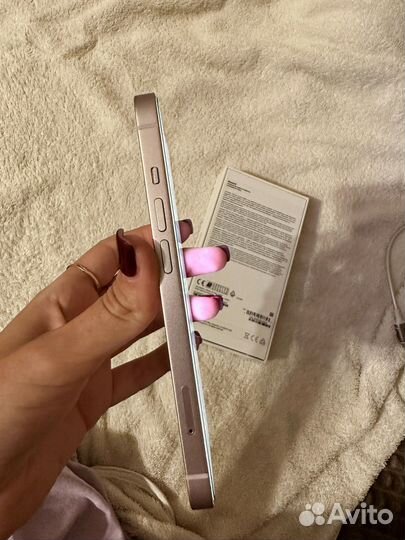 Телефон iPhone 13