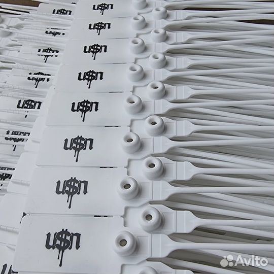 Пломбы с логотипом. Бирки пластиковые с логотипом