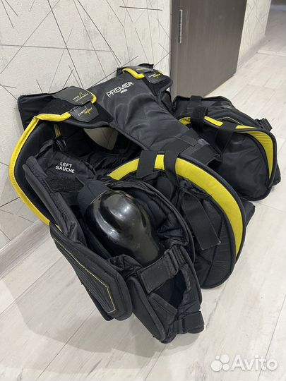 Нагрудник вратарский CCM premier PRO D30