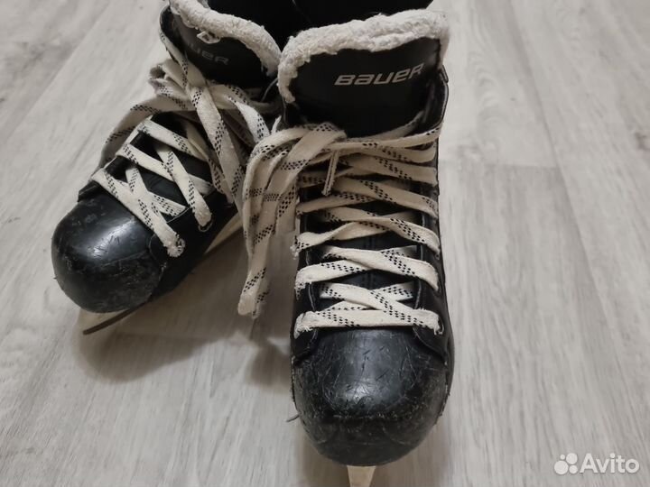 Хоккейные коньки bauer детские