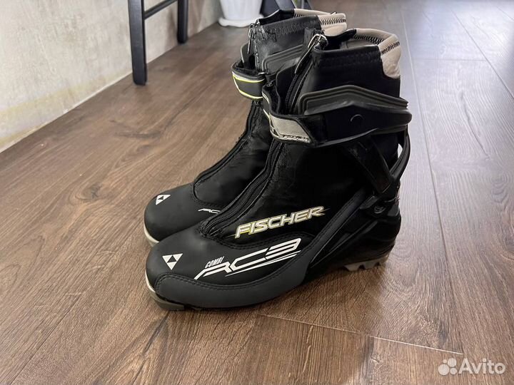 Лыжные ботинки коньковые fischer rc3