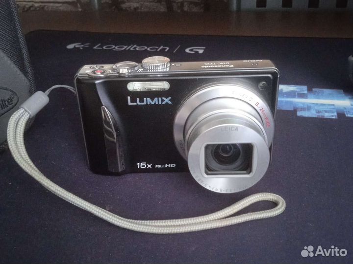 Компактный фотоаппарат