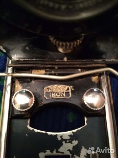 Старинный фотоаппарат
