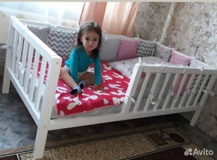 Кроватка сингл детская высокий борт из массива
