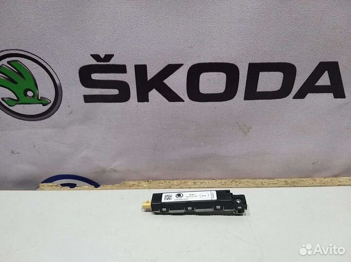 Усилитель антенны Skoda Rapid 5JA035577