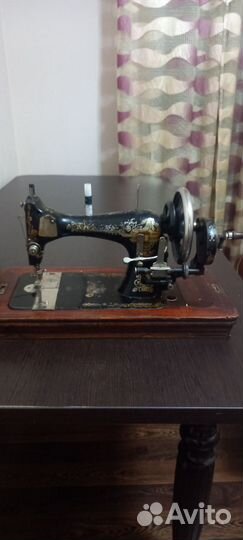 Швейная машина кайзер