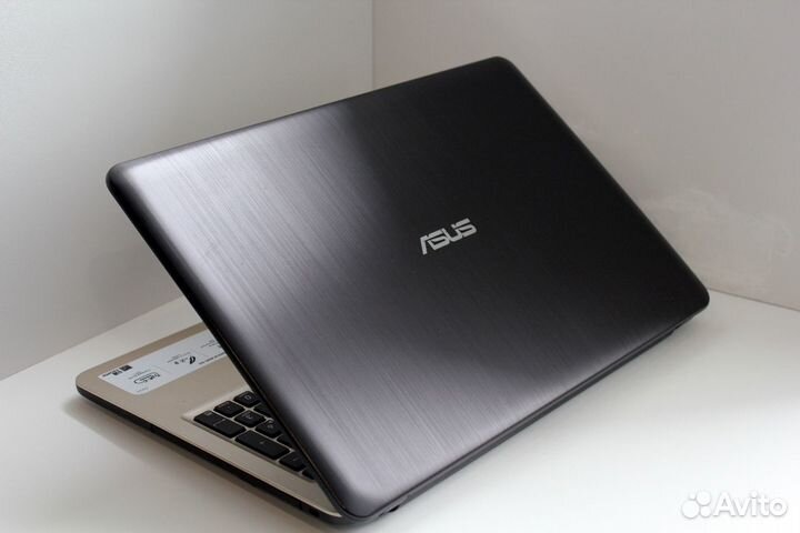 Ноутбук для работы и учёбы Asus