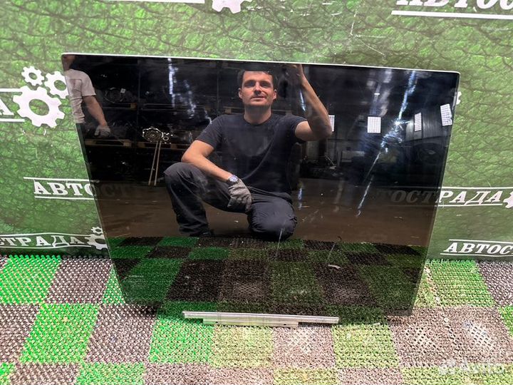 Стекло двери заднее правое Lexus Lx 2015-2022