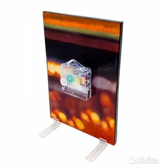 Декоративные часы кареглазая