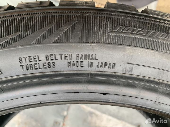 Dunlop Grandtrek Ice 02 275/40 R20 и 315/35 R20 106T