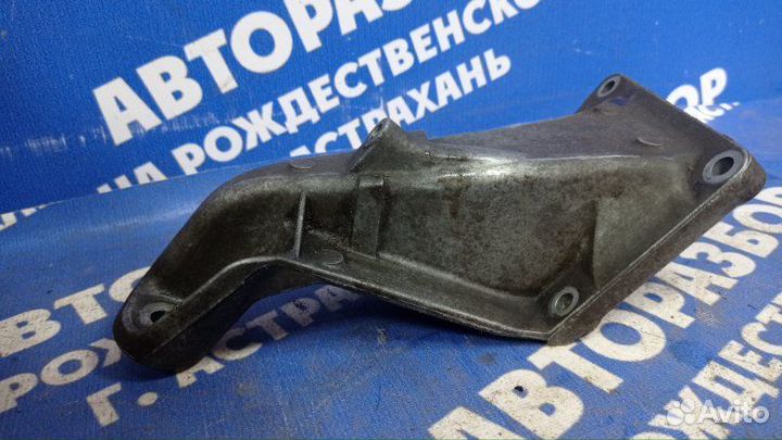 Кронштейн опоры двигателя Bmw E46 купе M52B25 2000