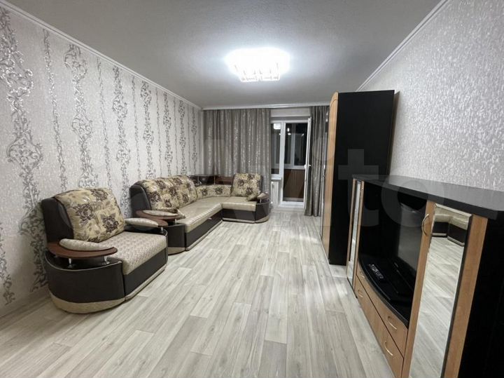 2-к. квартира, 66 м², 2/10 эт.