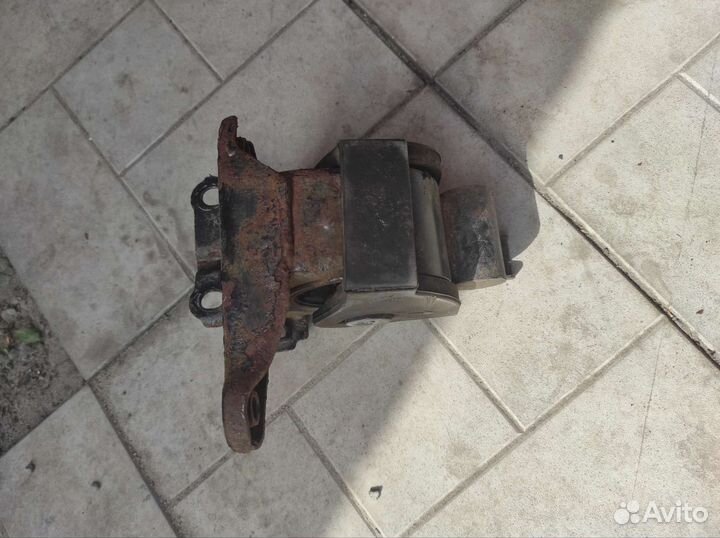 Подушка кпп Kia cerato 1