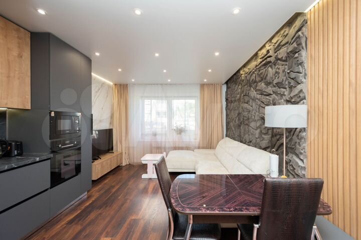 3-к. квартира, 92,4 м², 1/10 эт.