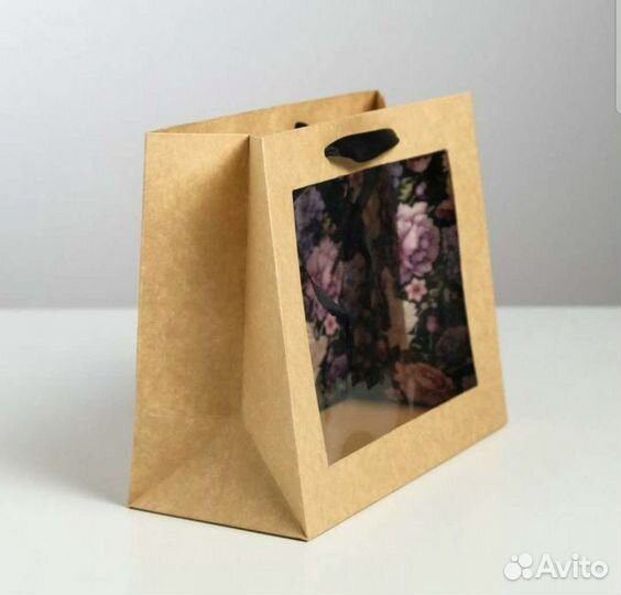 Подарочные пакеты с окном