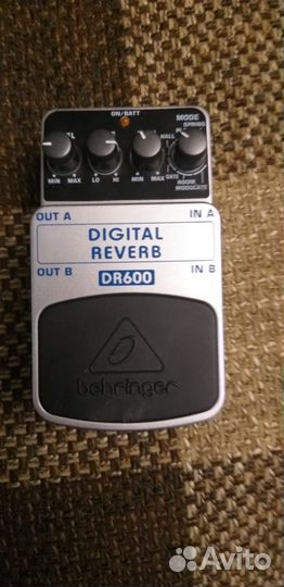 Педаль эффектов digital reverb фирмы behringer