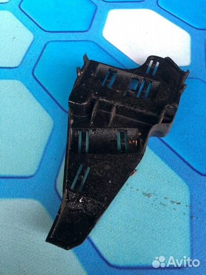 Кронштейн (сопут. товар) 3C1819259