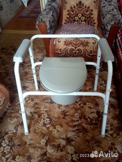 Санитарный стул туалет