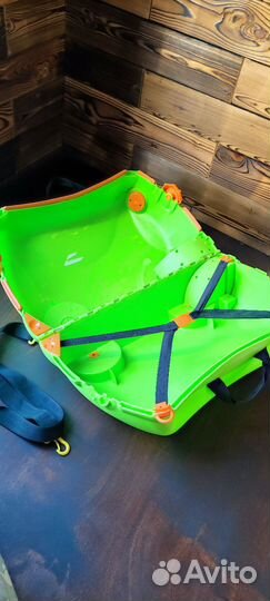 Чемодан на колесах детский