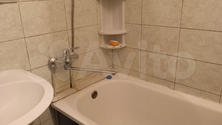 1-к. квартира, 42 м², 3/3 эт.