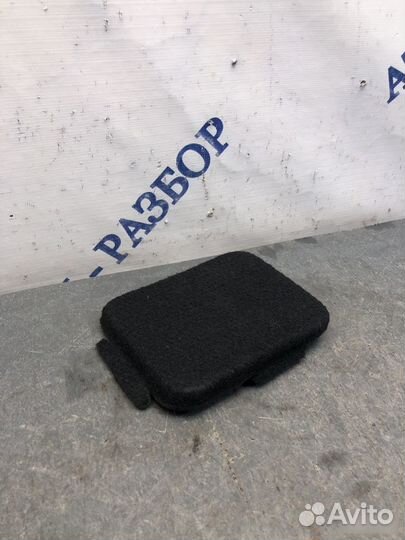 Крышка обшивки левая Nissan Almera G15 1.6