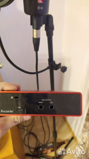 Студийный микрофон и звуковая карта