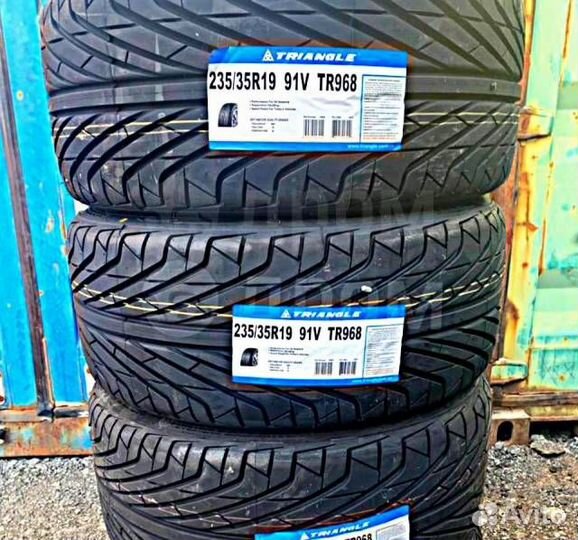 Triangle TR968 235/35 R19