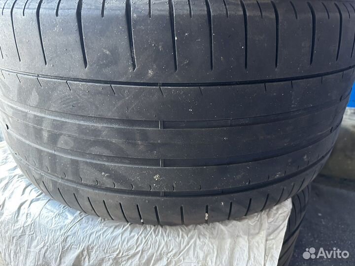 Pirelli P Zero 275/45 R21 и 315/40 R21 107Y