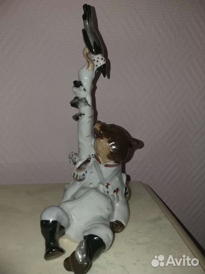 Фарфоровые статуэтки Медведь на воеводстве 1950г